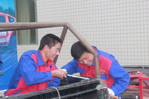 云南萬通汽修學校車輛改裝