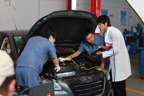 2學汽車美容，成就美好人生