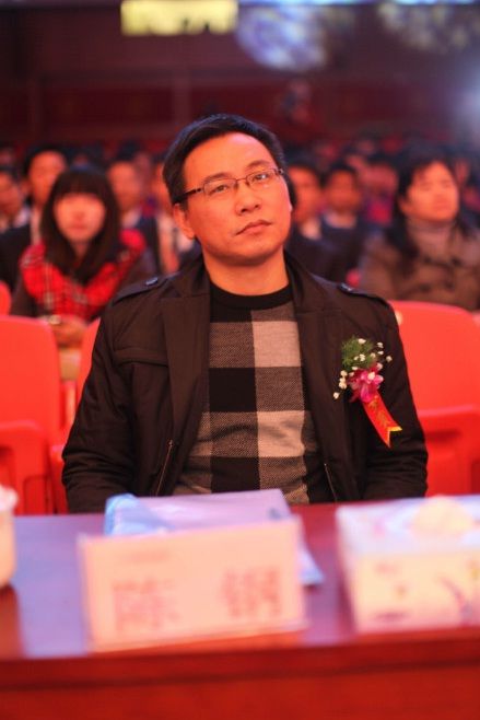 銀娟廣告公司總經(jīng)理 陳鋼