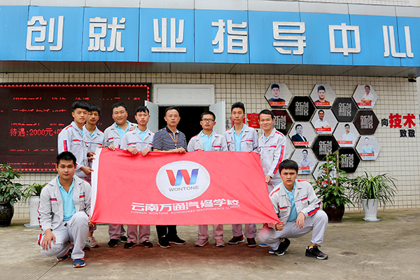 校企合作步，為企業(yè)提供優(yōu)質(zhì)的服務(wù).jpg